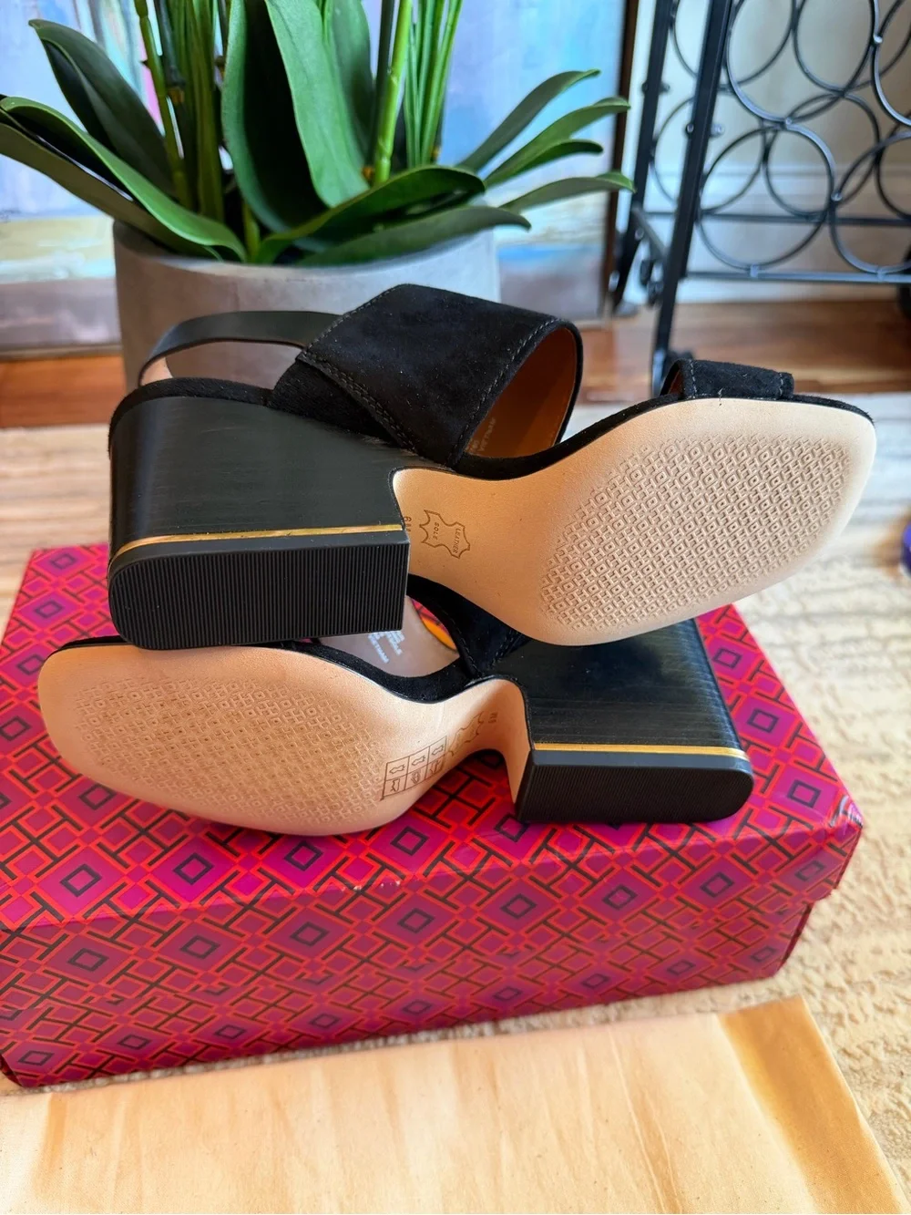 Tory Burch details 💯%